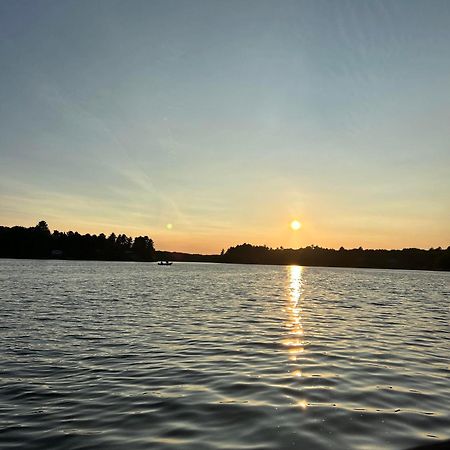 Отель Muskoka Escape Порт-Карлинг Экстерьер фото