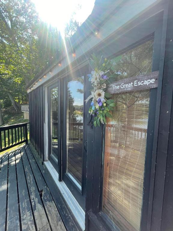 Отель Muskoka Escape Порт-Карлинг Экстерьер фото