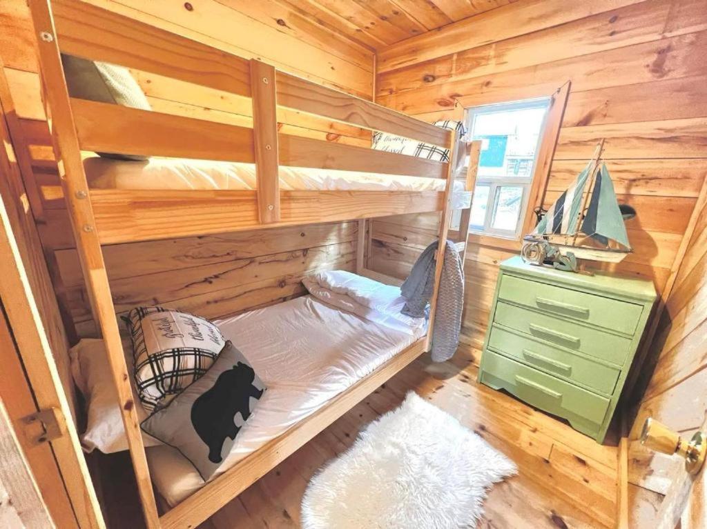 Отель Muskoka Escape Порт-Карлинг Экстерьер фото